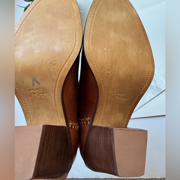 Crown Vintage Firiat Bootie size 9 Color Cognac NWOT - Picture 2 of 12
